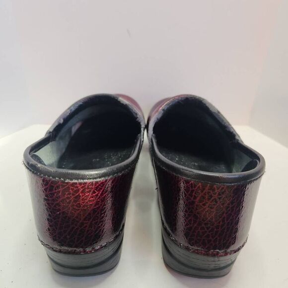Dansko Womens Dark Red Crackle Design Professional Clog Comfort Shoes Size 40 - Picture 5 of 10